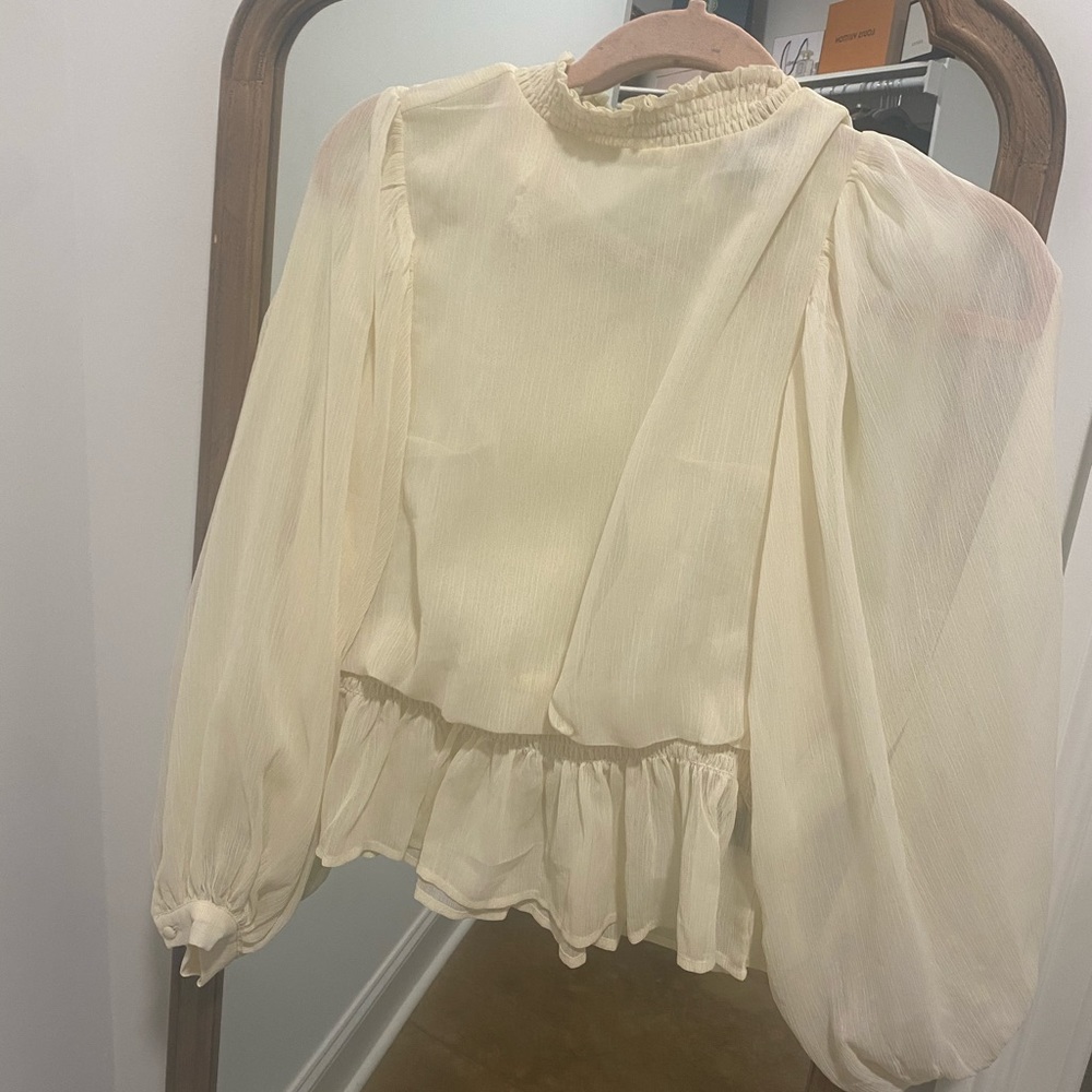 Cavenders Cowgirl Legend sheer top. Small